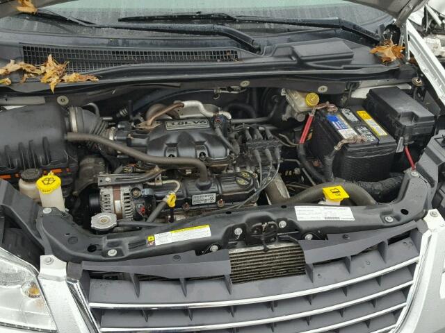 2A8HR54P68R701438 - 2008 CHRYSLER TOWN & COU SILVER photo 7