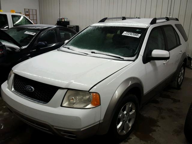 1FMDK02107GA22840 - 2007 FORD FREESTYLE WHITE photo 2