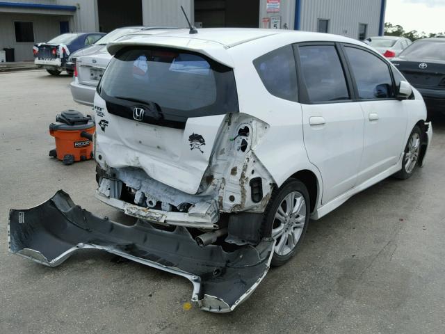 JHMGE8H46AS014267 - 2010 HONDA FIT SPORT WHITE photo 4