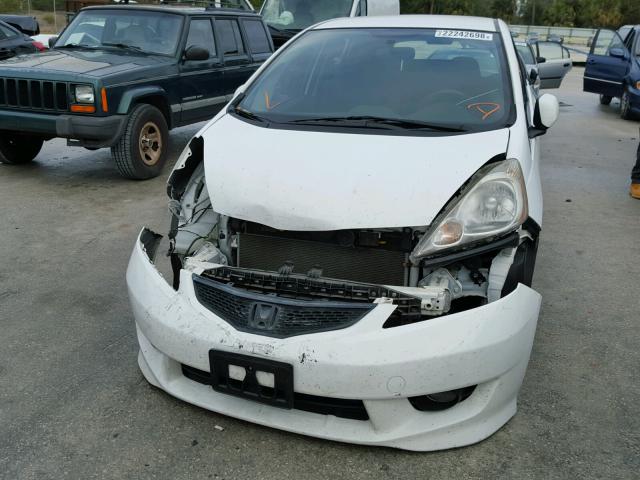 JHMGE8H46AS014267 - 2010 HONDA FIT SPORT WHITE photo 9