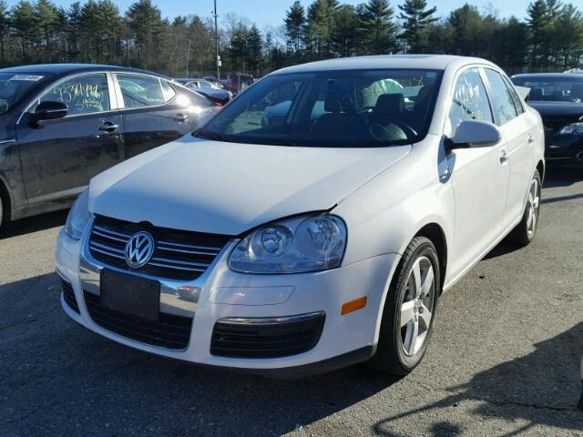 3VWRZ71K49M133017 - 2009 VOLKSWAGEN JETTA SE WHITE photo 2