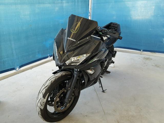 JKAEXEJ10HDA01009 - 2017 KAWASAKI EX650 J შავი ფოტო 2
