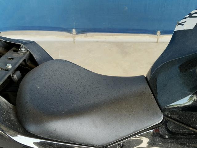 JKAEXEJ10HDA01009 - 2017 KAWASAKI EX650 J შავი ფოტო 5