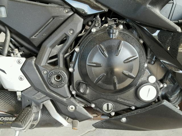 JKAEXEJ10HDA01009 - 2017 KAWASAKI EX650 J შავი ფოტო 7