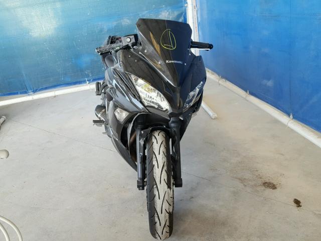 JKAEXEJ10HDA01009 - 2017 KAWASAKI EX650 J შავი ფოტო 9