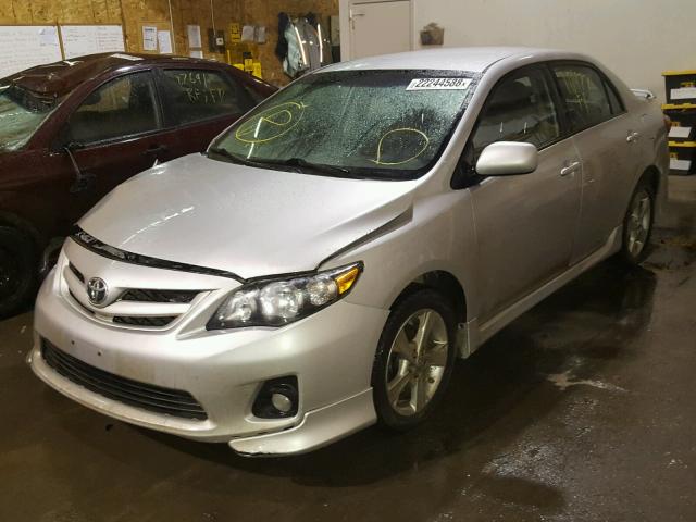 2T1BU4EE9CC825571 - 2012 TOYOTA COROLLA BA SILVER photo 2