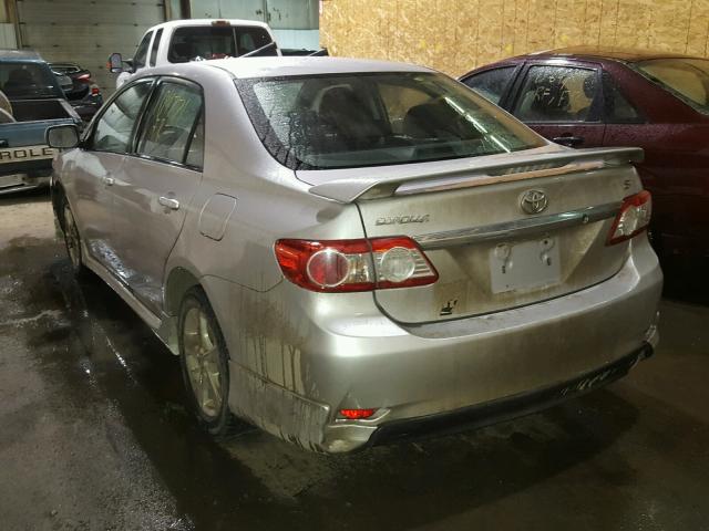 2T1BU4EE9CC825571 - 2012 TOYOTA COROLLA BA SILVER photo 3