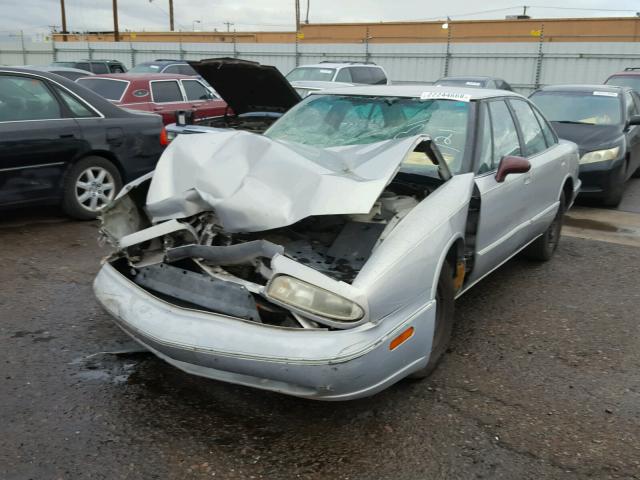 1G3HN52K4V4811834 - 1997 OLDSMOBILE 88 BASE SILVER photo 2