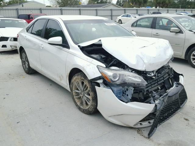 4T1BF1FK6GU211174 - 2016 TOYOTA CAMRY LE WHITE photo 1