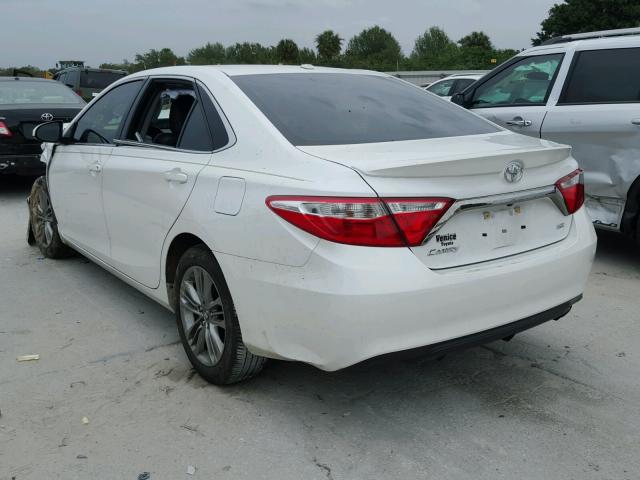 4T1BF1FK6GU211174 - 2016 TOYOTA CAMRY LE WHITE photo 3