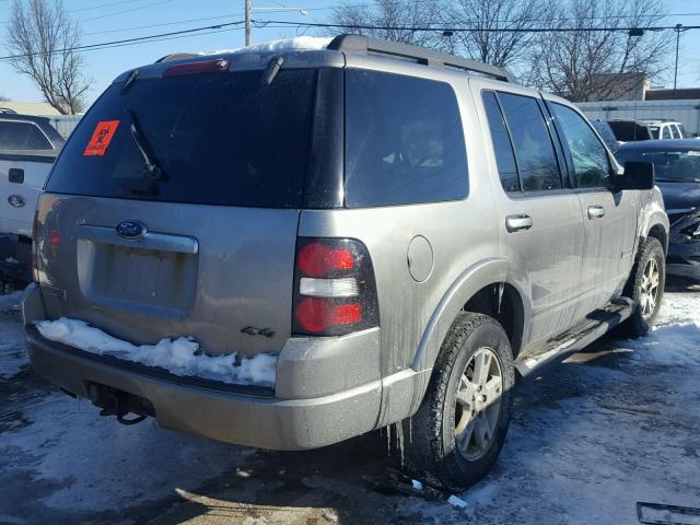 1FMEU73E98UA27384 - 2008 FORD EXPLORER X SILVER photo 4