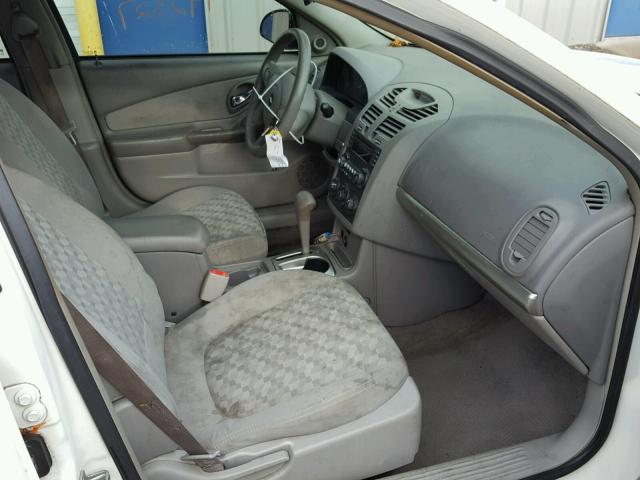 1G1ZT52885F309890 - 2005 CHEVROLET MALIBU LS თეთრი ფოტო 5