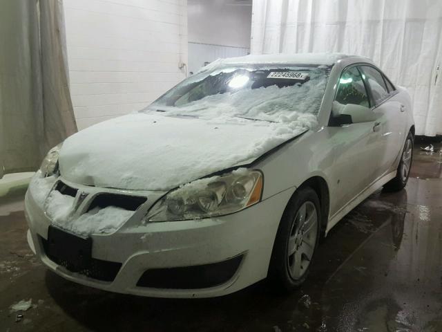 1G2ZA5EB3A4111894 - 2010 PONTIAC G6 WHITE photo 2