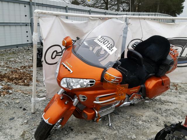 1HFSC47062A100846 - 2002 HONDA GL1800 ORANGE photo 2