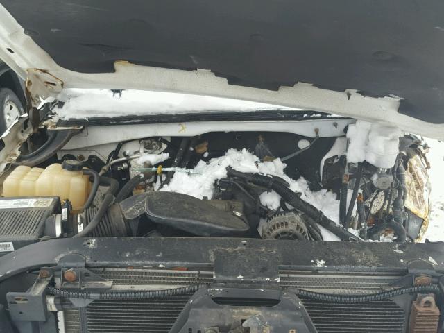 1GBJK34U93E121683 - 2003 CHEVROLET SILVERADO WHITE photo 7