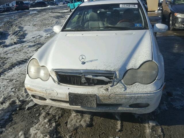 WDBRF81J24F531570 - 2004 MERCEDES-BENZ C 240 4MAT WHITE photo 10