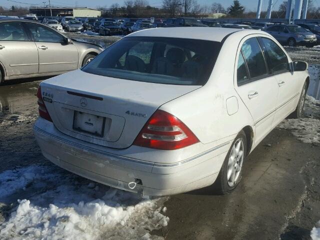 WDBRF81J24F531570 - 2004 MERCEDES-BENZ C 240 4MAT WHITE photo 4