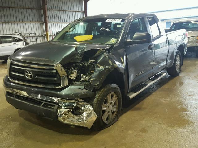 5TFRM5F10AX007192 - 2010 TOYOTA TUNDRA DOU GRAY photo 2