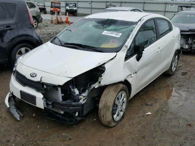 KNADM4A31G6678248 - 2016 KIA RIO LX WHITE photo 2