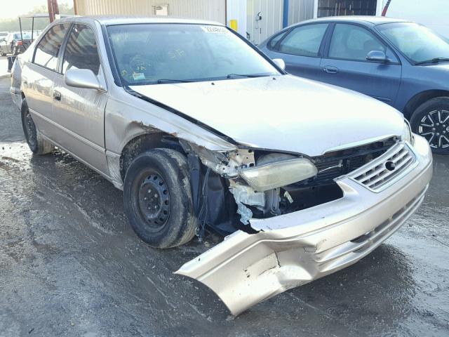 4T1BG22K3WU858249 - 1998 TOYOTA CAMRY CE GOLD photo 1