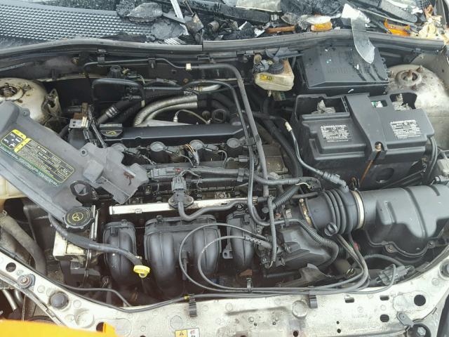 1FAFP34NX7W155942 - 2007 FORD FOCUS ZX4 GOLD photo 7
