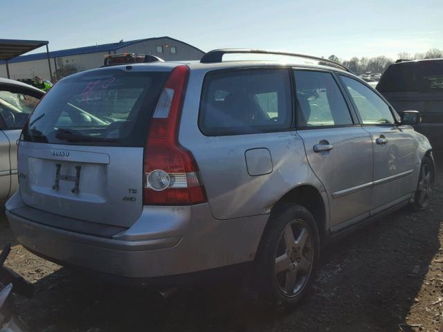 YV1MJ682X52083403 - 2005 VOLVO V50 T5 SILVER photo 4