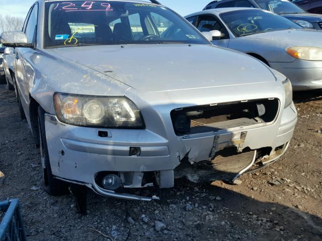 YV1MJ682X52083403 - 2005 VOLVO V50 T5 SILVER photo 9