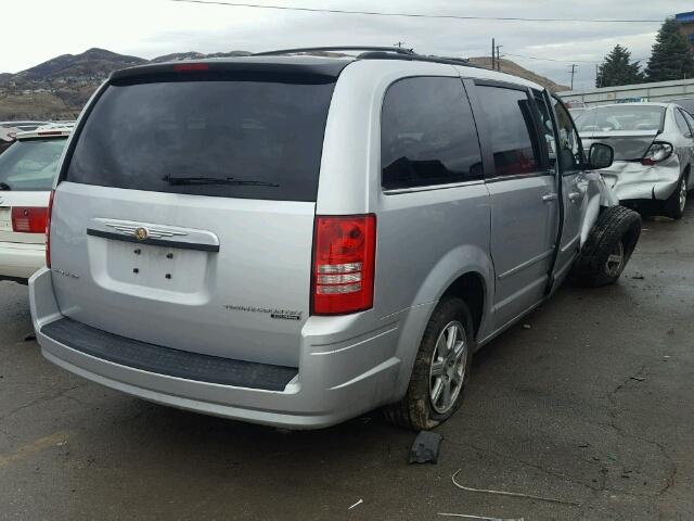 2A4RR5D10AR432666 - 2010 CHRYSLER TOWN & COU SILVER photo 4