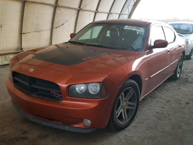 2B3KA53H76H215157 - 2006 DODGE CHARGER R/ ORANGE photo 2