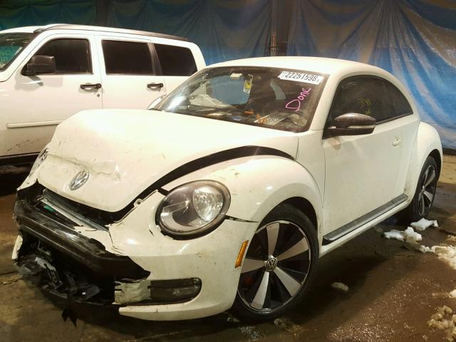 3VWVA7AT5CM640854 - 2012 VOLKSWAGEN BEETLE TUR WHITE photo 2