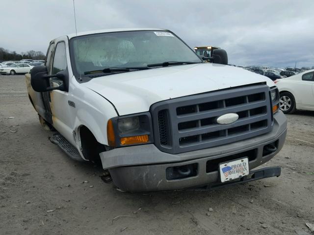 1FTSX20555EB26408 - 2005 FORD F250 SUPER WHITE photo 1