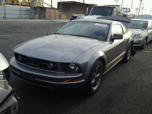 1ZVFT80N665176765 - 2006 FORD MUSTANG CHARCOAL photo 2