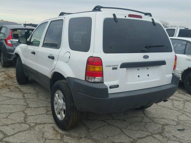 1FMYU93144DA10962 - 2004 FORD ESCAPE XLT WHITE photo 3