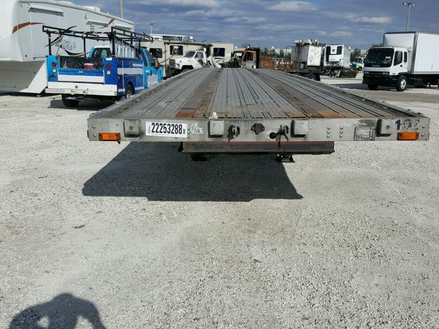 1TTF48202Y2006879 - 2002 TRAN TRAILER SILVER photo 2