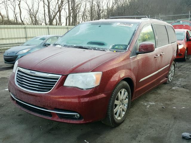 2C4RC1BG8DR689831 - 2013 CHRYSLER TOWN & COU MAROON photo 2