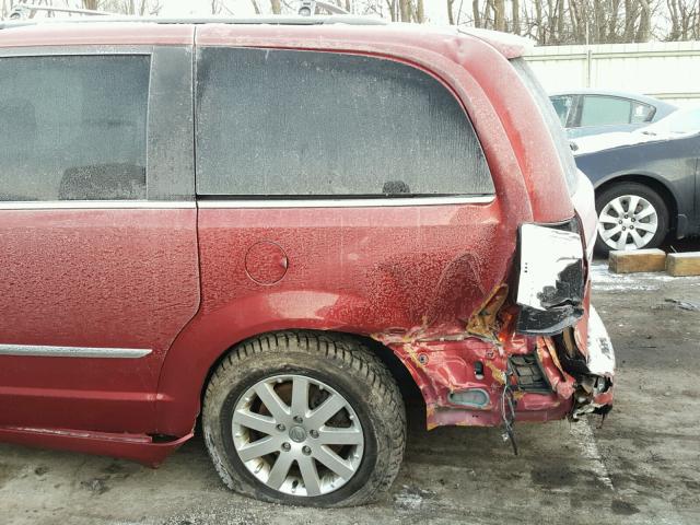 2C4RC1BG8DR689831 - 2013 CHRYSLER TOWN & COU MAROON photo 9