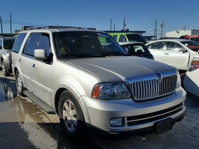 5LMFU285X6LJ27543 - 2006 LINCOLN NAVIGATOR WHITE photo 1