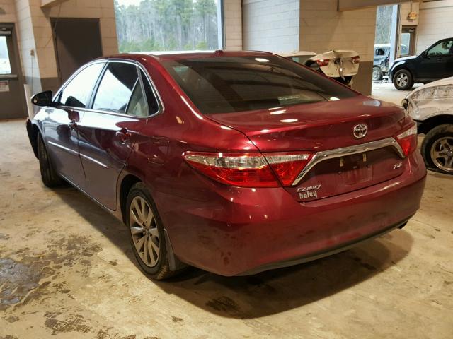 4T1BF1FK7HU806116 - 2017 TOYOTA CAMRY LE RED photo 3