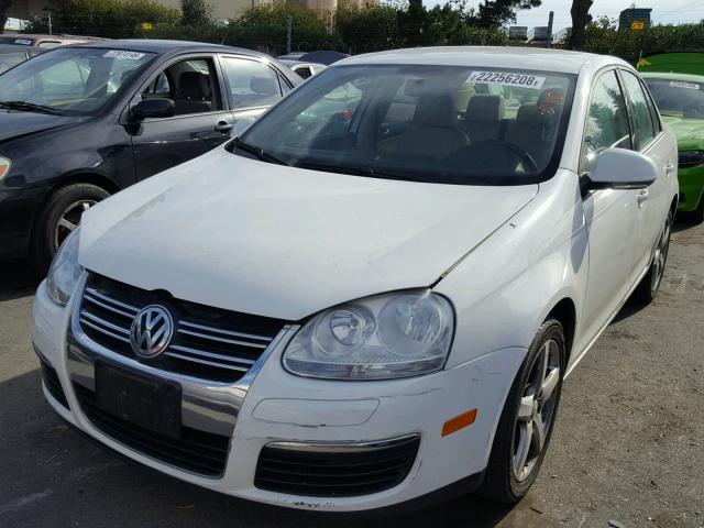 3VWAZ7AJ9AM121602 - 2010 VOLKSWAGEN JETTA LIMI WHITE photo 2