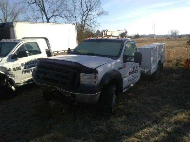 1FDAF56P46ED70394 - 2006 FORD F550 SUPER WHITE photo 2