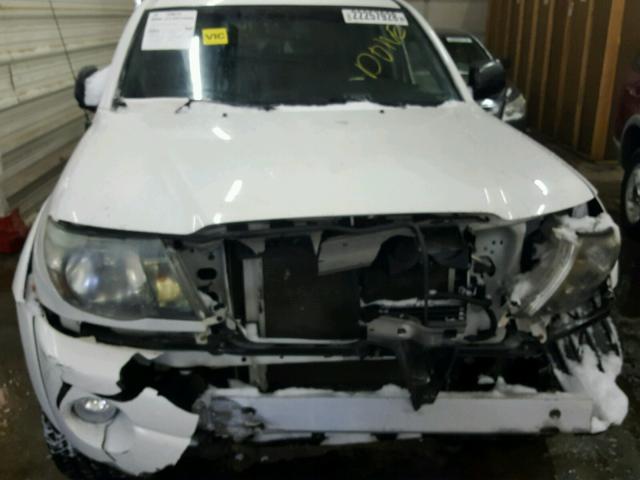 3TMJU62N69M072626 - 2009 TOYOTA TACOMA DOU WHITE photo 7