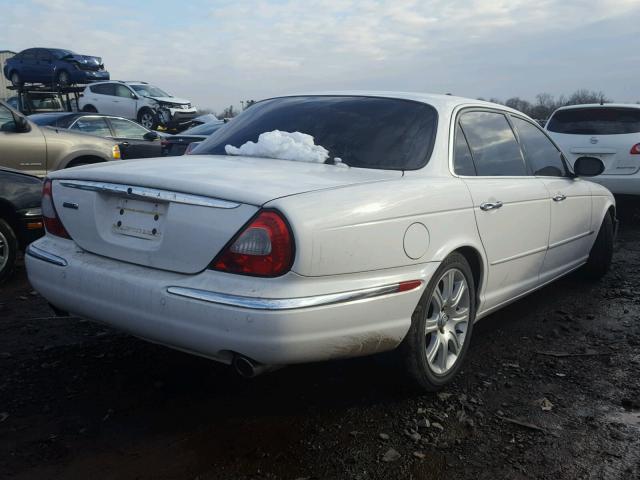 SAJWA79CX5SG36065 - 2005 JAGUAR XJ8 L WHITE photo 4