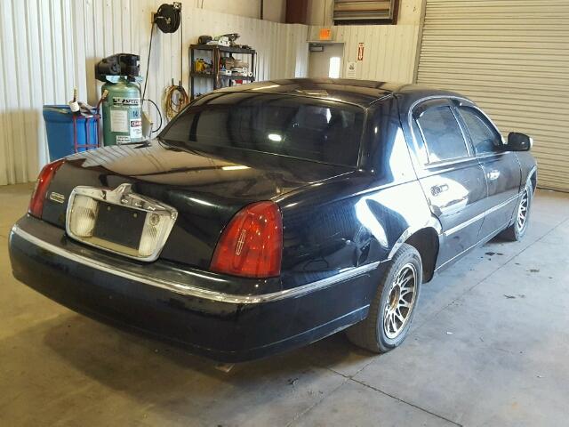 1LNHM82W6YY935717 - 2000 LINCOLN TOWN CAR S BLACK photo 4