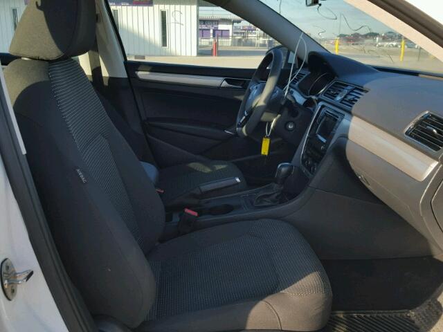 1VWAS7A33GC023956 - 2016 VOLKSWAGEN PASSAT S თეთრი ფოტო 5