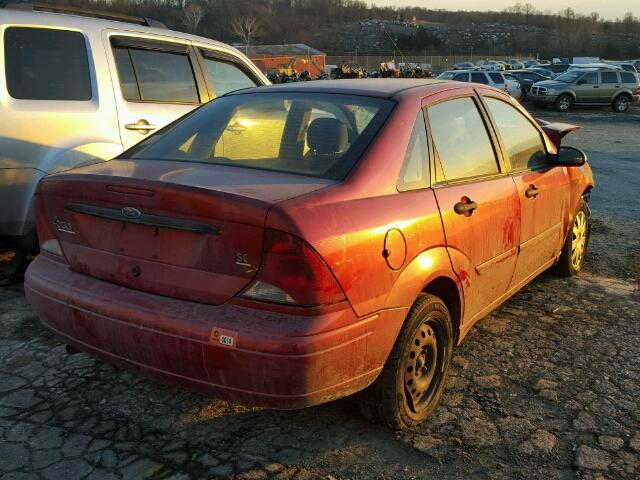 1FAFP34354W105945 - 2004 FORD FOCUS SE C RED photo 4