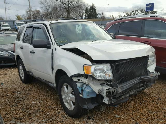 1FMCU9DG3AKA44766 - 2010 FORD ESCAPE XLT WHITE photo 1