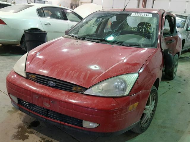 1FAFP34361W134253 - 2001 FORD FOCUS SE RED photo 2