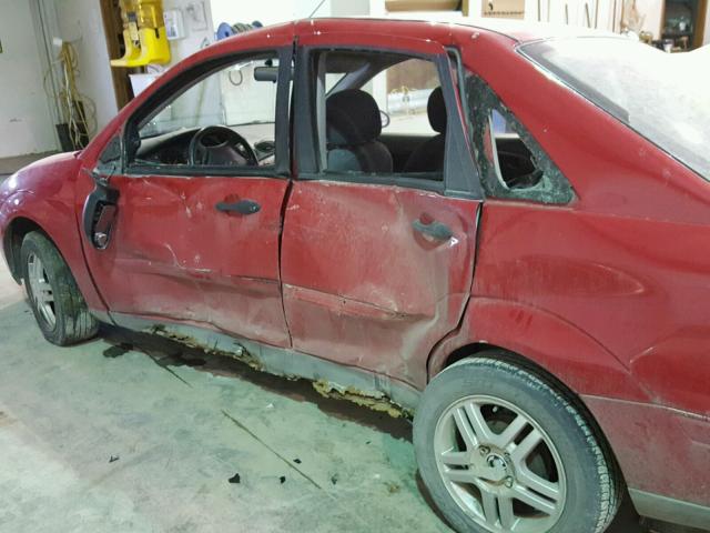 1FAFP34361W134253 - 2001 FORD FOCUS SE RED photo 9