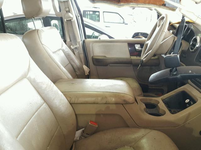 1FMFU19586LA79374 - 2006 FORD EXPEDITION WHITE photo 5