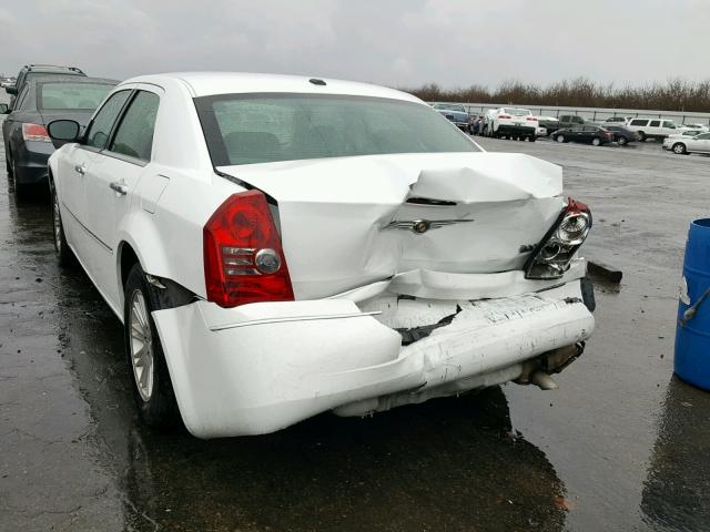 2C3CA5CV4AH324696 - 2010 CHRYSLER 300 TOURIN WHITE photo 3